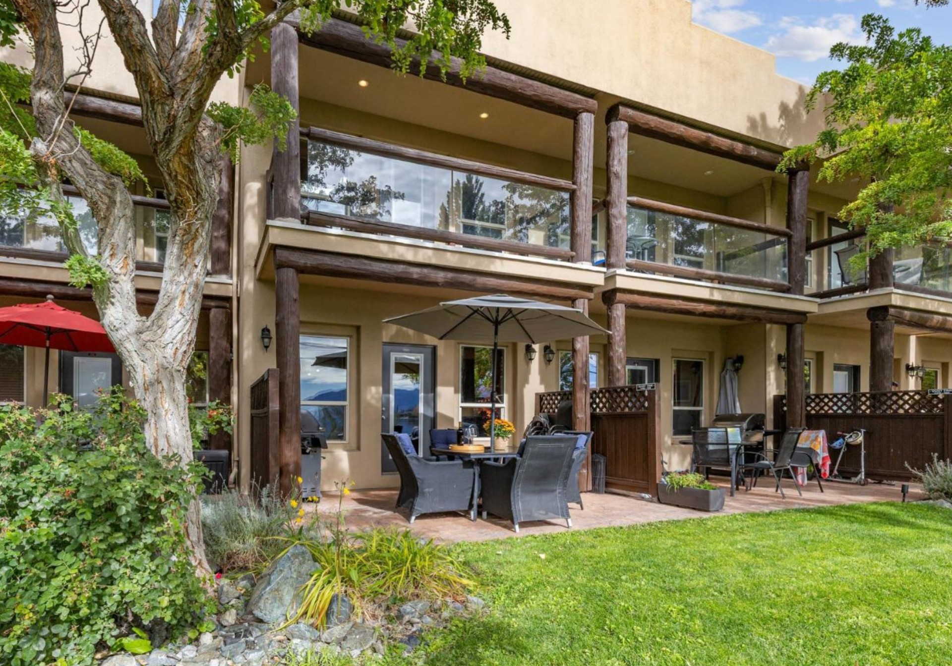 #104 – 5401 Lakeshore Drive